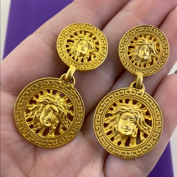 💛 Vintage Medusa Gold Plated Statement Drop Earrings - Picture 4 of 4